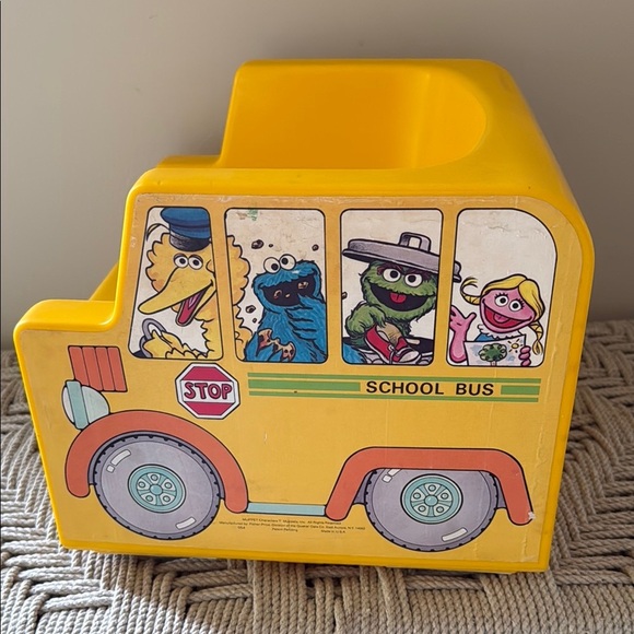Vintage Sesame Street School Bus Yellow Booster Seat Cookie Monster Big Bird - Picture 4 of 9